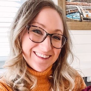 Meet your Posher, Chloe